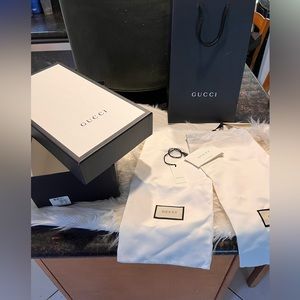 Gucci Shoe Box with 2 dust bags original Gucci tag and Gucci shopping bag all og